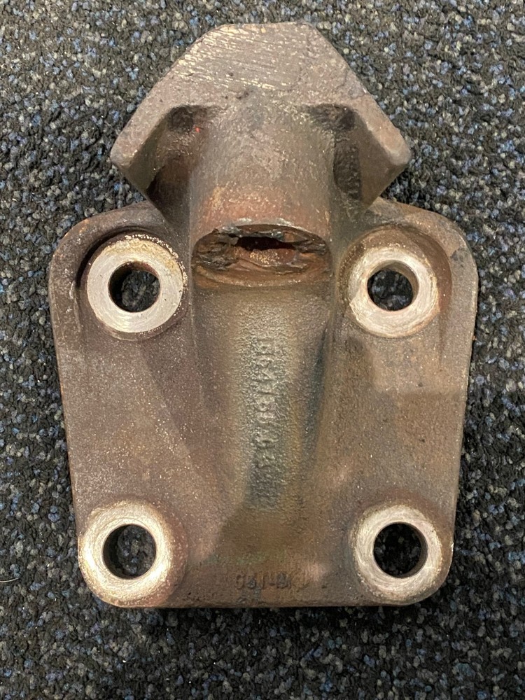 International Diesel Engine Rear Engine Mount 1864755C3