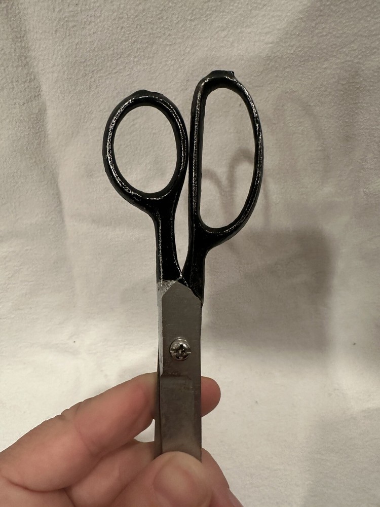 Vintage Black Handled Shears Scissors 7 inches