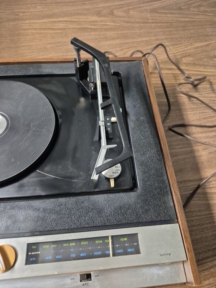 Zenith Compact Stereo System Am/fm Record Player D583 Read Description