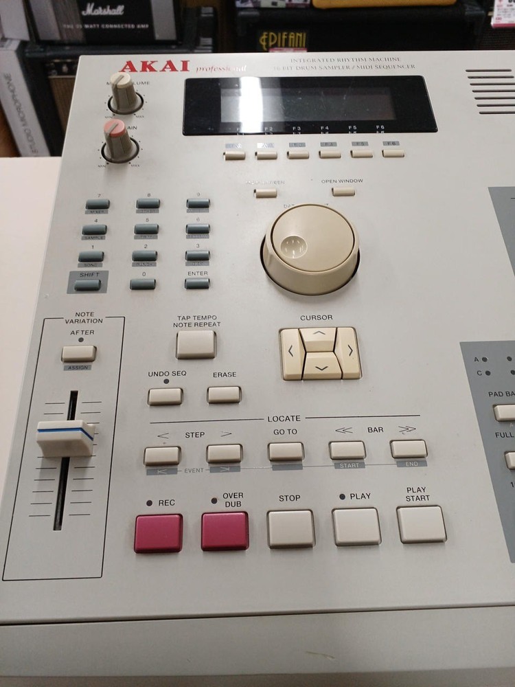 AKAI Sampling Machine MPC2000 MIDI Japanese Edit Good