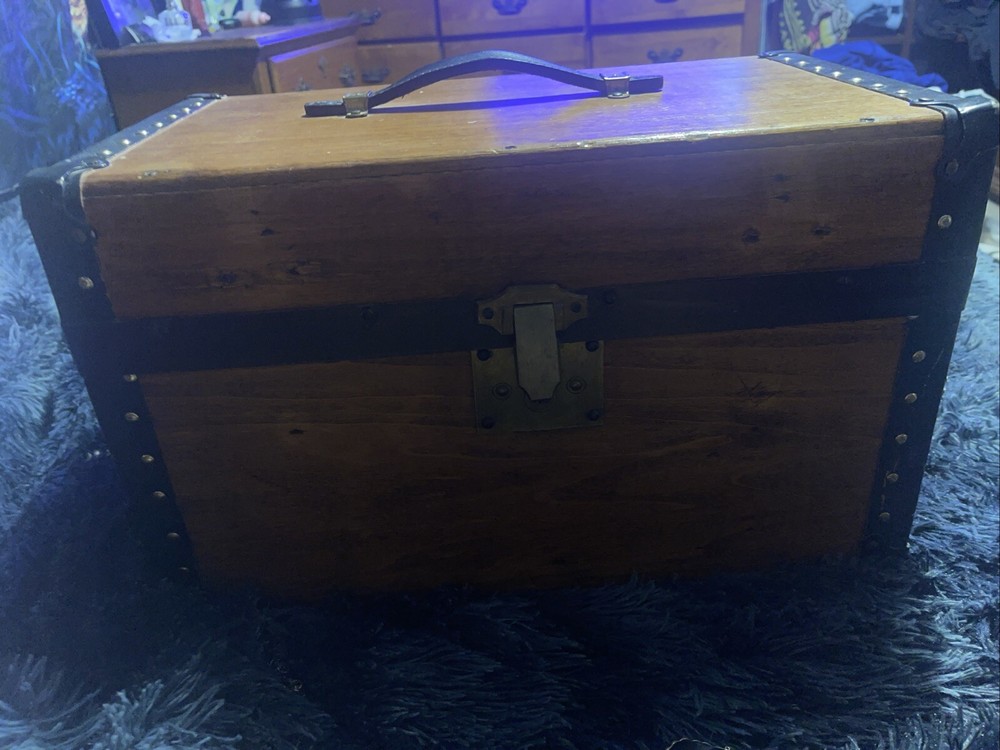 vintage trunks chests