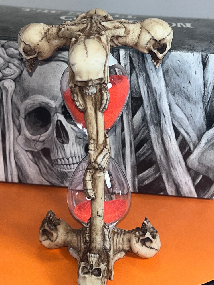 1998 Skeleton Sand Timer 8 Souls 6" Gothic Skull & Bones Hourglass 5 min Timer