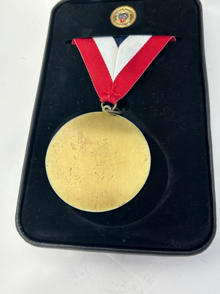 2001 US Army National Guard Boxed Medal