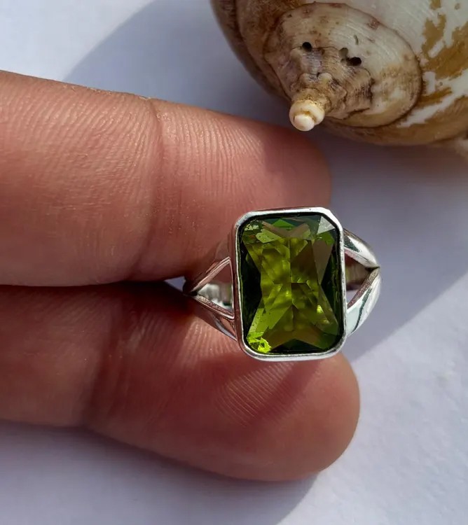 Solid 925 Sterling Silver Natural Green Peridot Emerald Cut Gemstone Band Ring