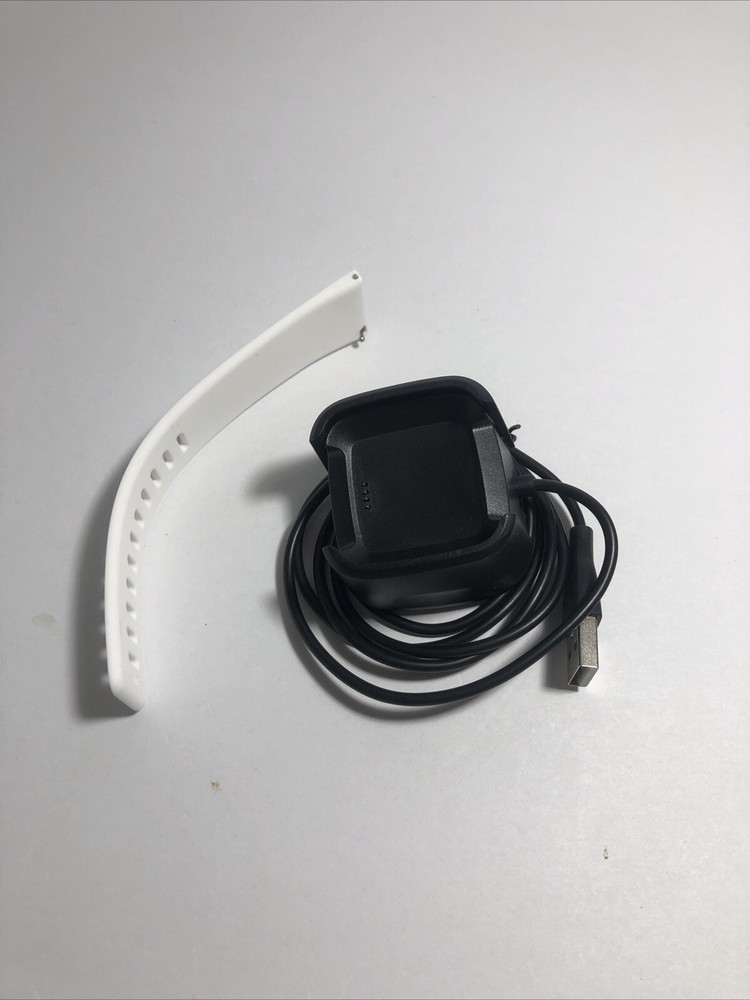 Fitbit Versa Lite , FB415SRWT Fitness Smartwatch Activity Tracker, White Used