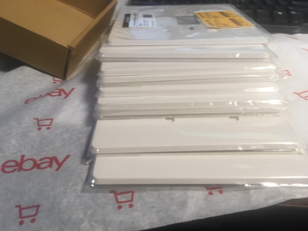 2950 Thermostat Wall Plate For All Braeburn Stats Box of 12