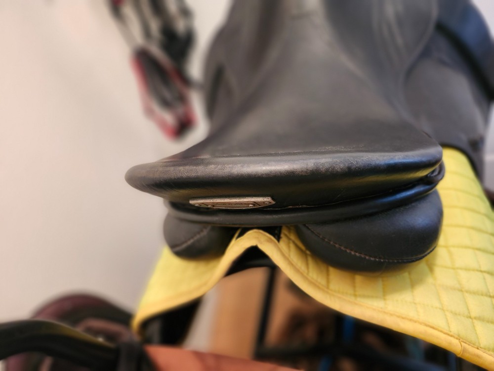 18" Stubben Maestoso saddle