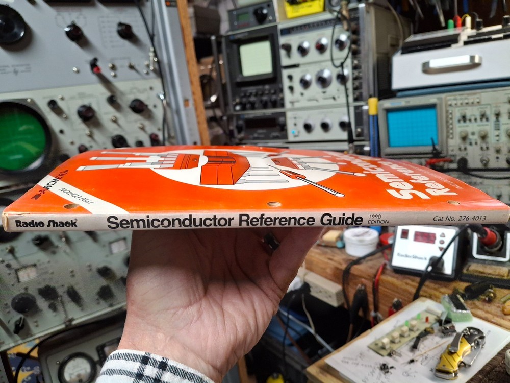 Archer Semiconductor Reference Guide 1990 Edition Radio Shack Inc.