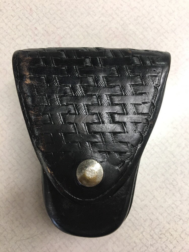 Chambers Law Enforcement Black Leather handcuff Case UN001CCE