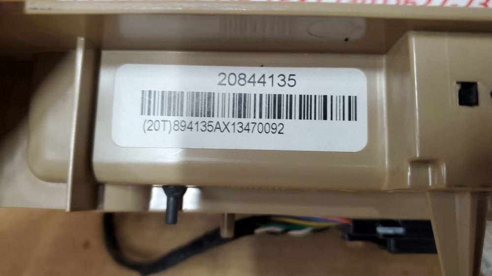 TAN OVERHEAD DVD PLAYER SCREEN 2ND ROW 07-14 ESCALADE