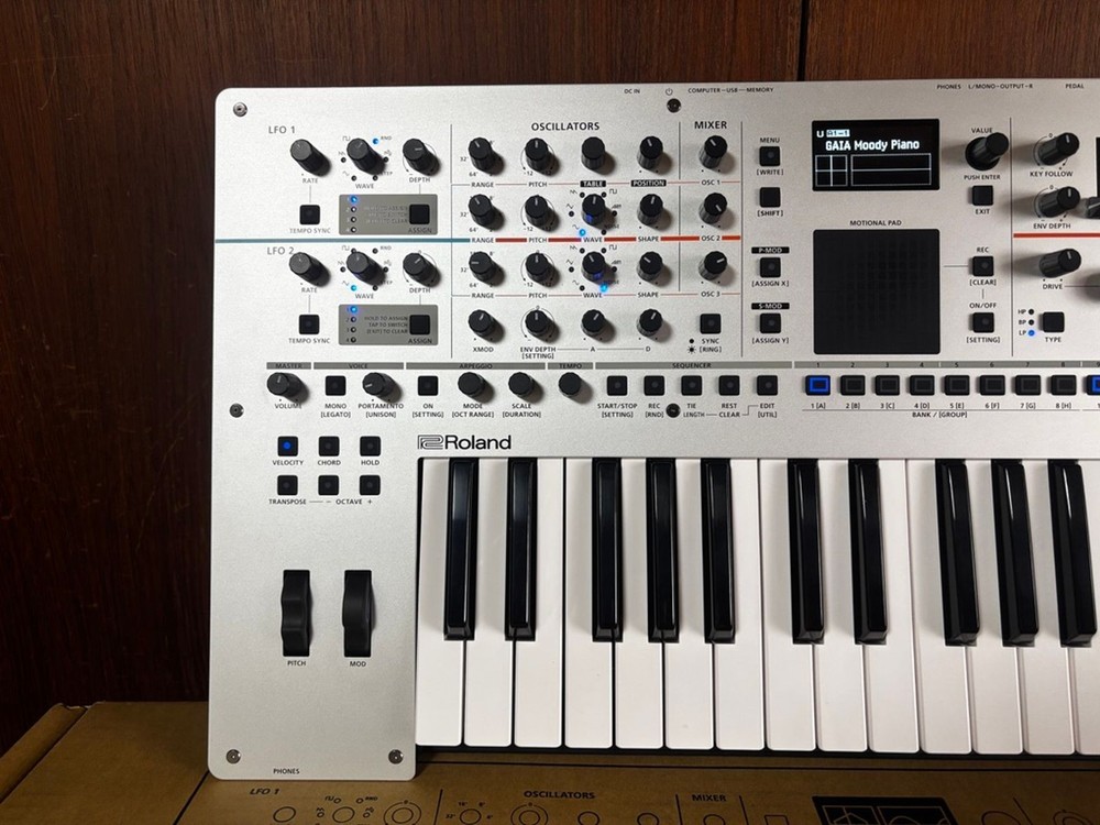 Roland Gaia 2 37-key Virtual Analog Wavetable Synthesizer w/ box