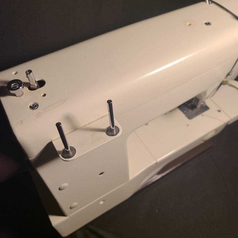 Brother Sewing Machine Model VX560 in Soft Side Carrying Case