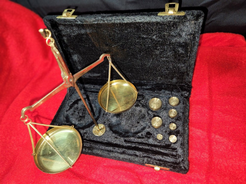 Vintage Hanging Scale (With Weights) in Carrying Case