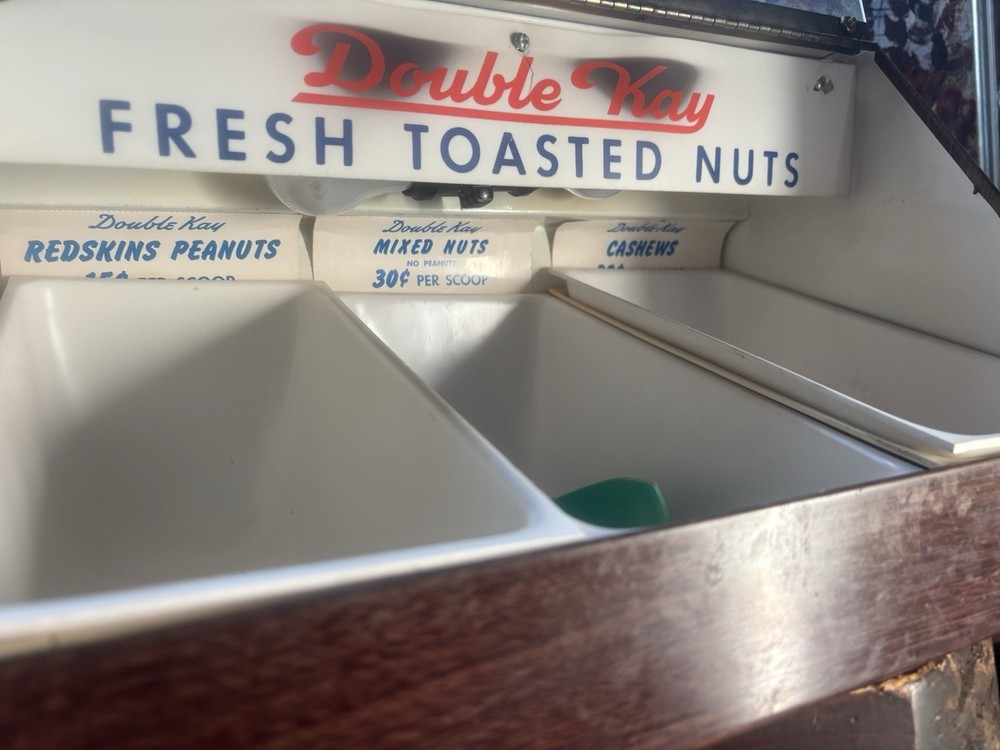 1960’s Double Kay ~The Kelling Nut~ Display Box