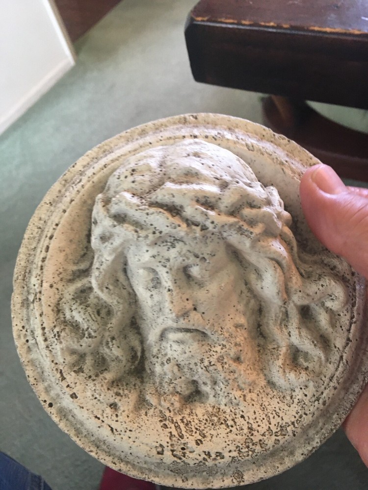 SUPER DUPER cement round jesus in mold for TABLE TOP