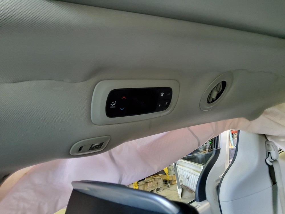 Used A/C Selector Switch fits: 2019 Chrysler Pacifica rear w/automatic temperatu
