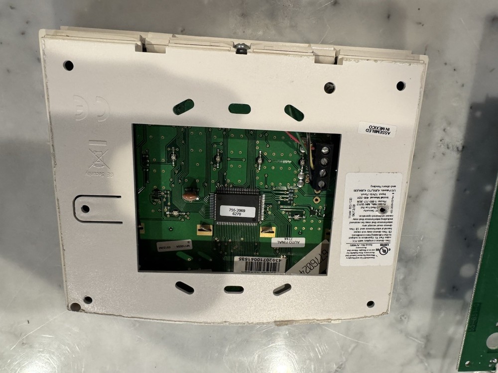 GE Concord 4 alarm panel with keypad