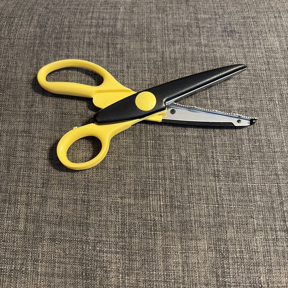 Fiskars Paper Edgers Scrapbook Scissors Sunflower Pattern