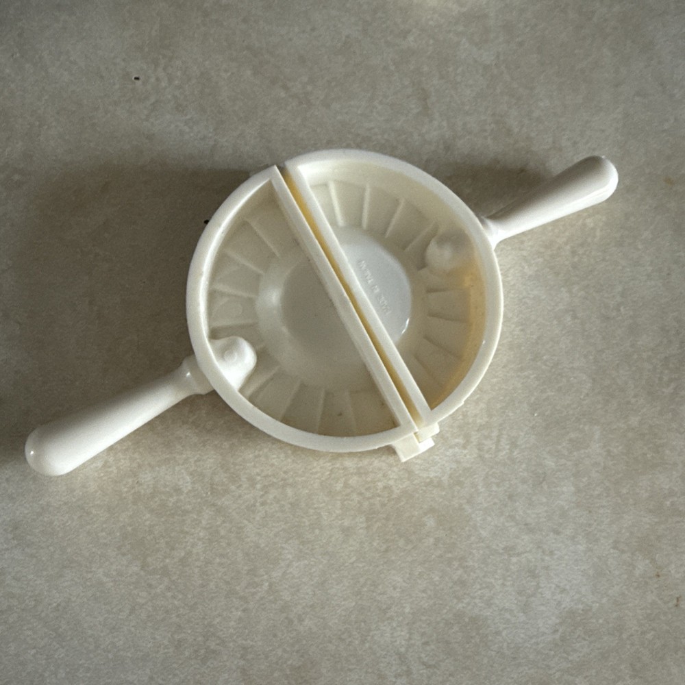 4 Inch Dumpling Press Maker Dough Presser Sealing Clamp Kitchen Baking Tool