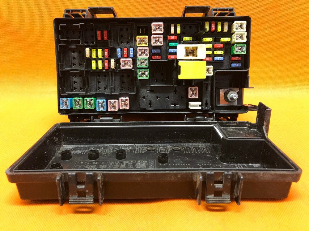 08 DODGE NITRO TIPM FUSEBOX FUSE BOX CONTROL MODULE BCM 04692235AH