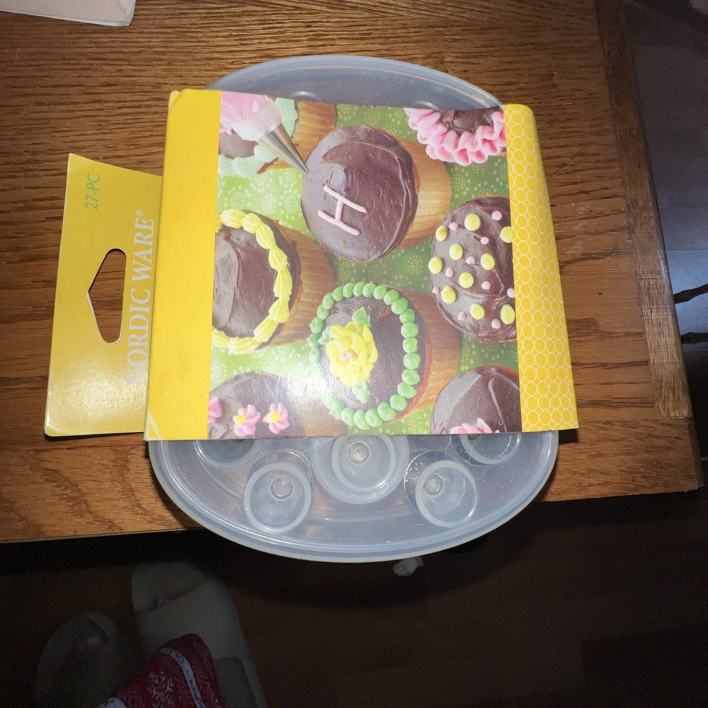 Nordic Ware International Decorating Tip Set