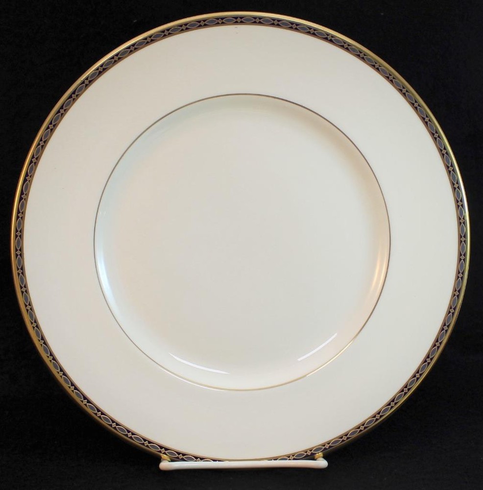 Minton ST JAMES 5-Piece Place Setting GREAT CONDITION