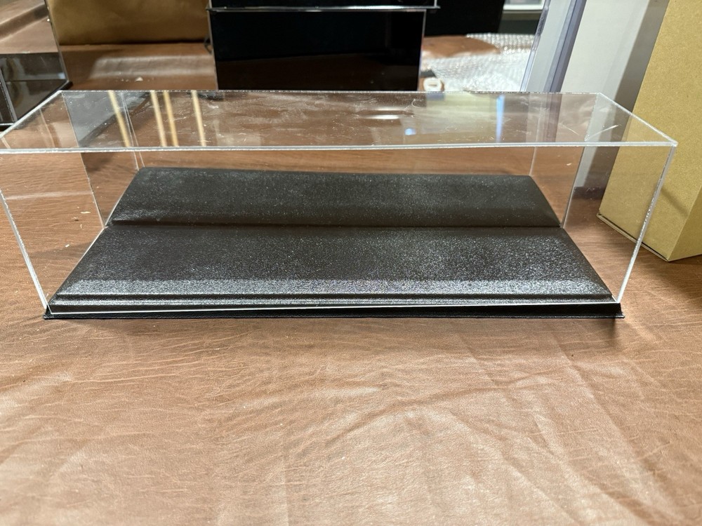 Display Case Approx 18.5X5.5X5.5 Inches