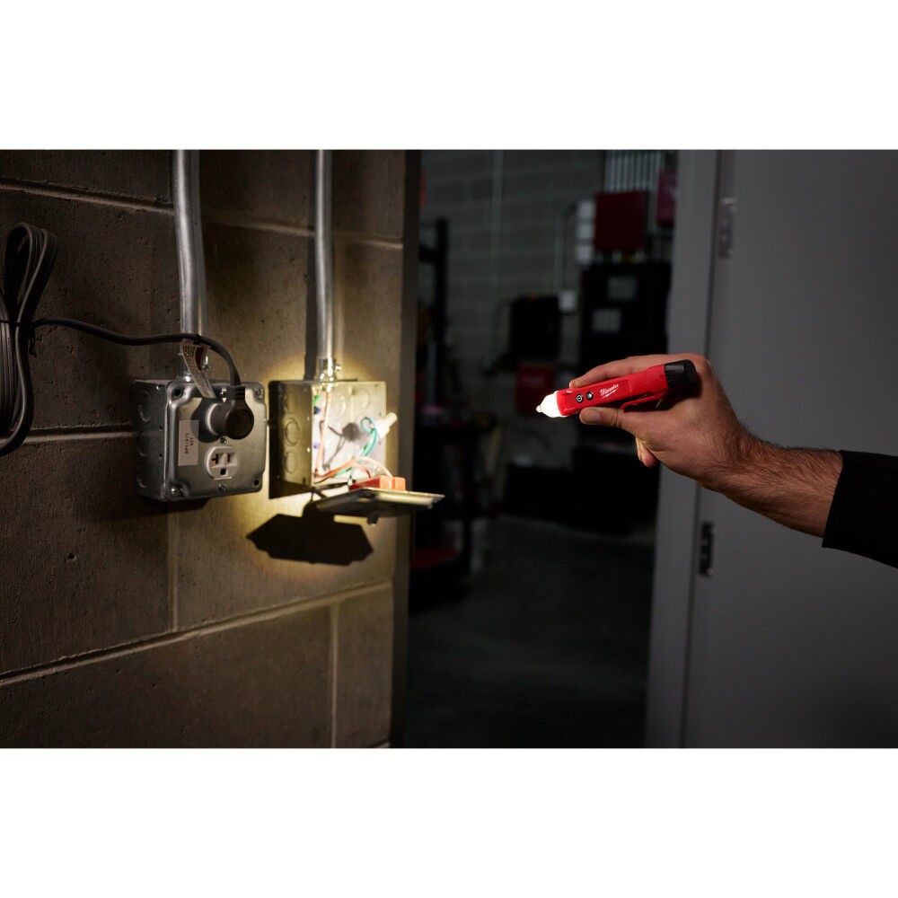 Milwaukee Voltage Detector With Led
