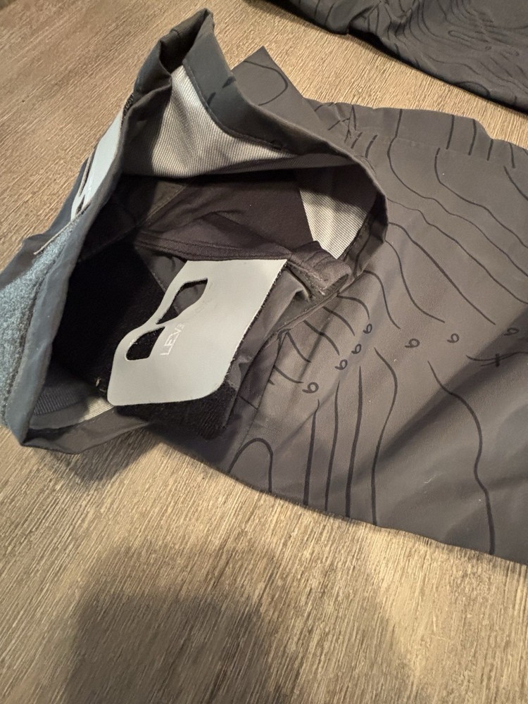 Level Six men’s semi dry bottoms
