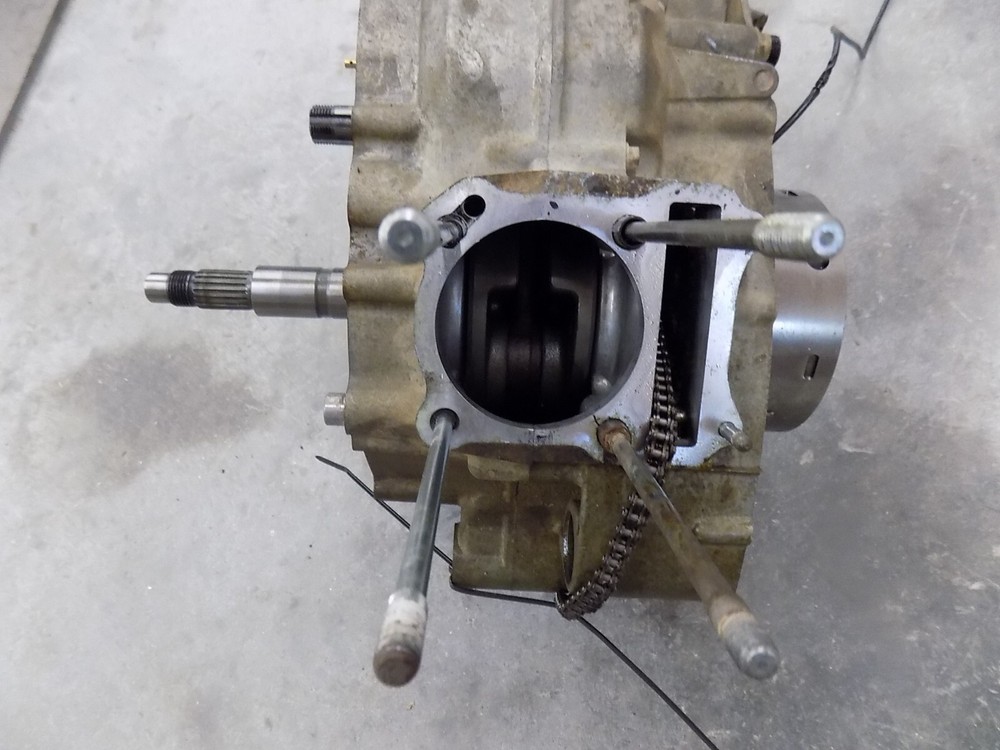 2004 SUZUKI QUADRUNNER LT 160 ENGINE/ MOTOR BOTTOM END/ ENGINE CASES LT160