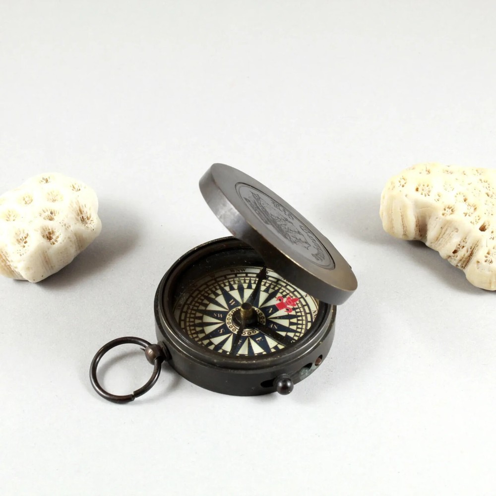 Antique Black Nautical Compass with Hinged Lid Brass Compass