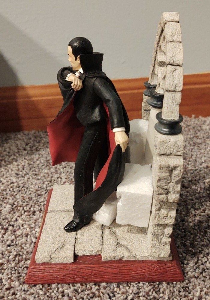 RARE UNIVERSAL MONSTERS WESTLAND GIFTWARE LIMITED EDITION DRACULA STATUE