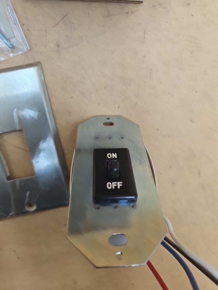 National Controls TNC-T1417-120 Wall Switch.