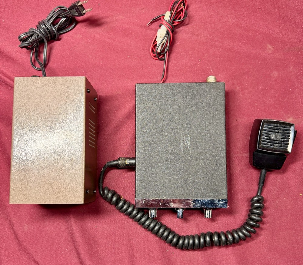 Realistic Mini 23 CB Transceiver and Power Supply - Working