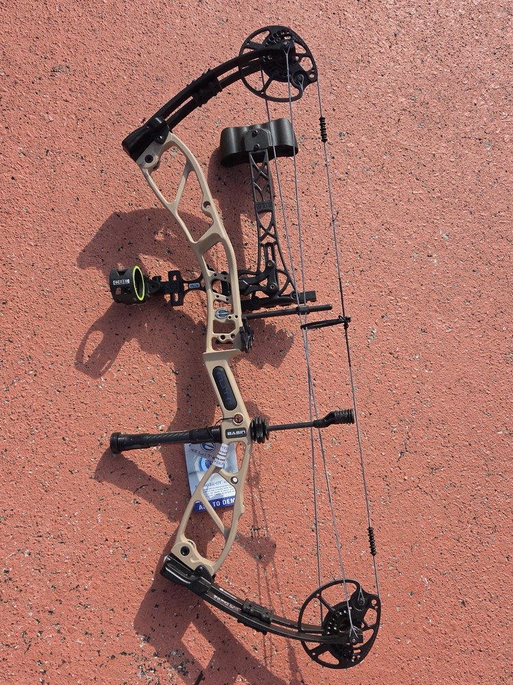 Elite Archery Basin Compound Bow 70# 32" Mountain Tan