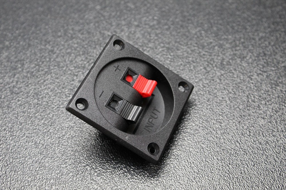 (2) SQUARE JACK TERMINAL CUP SCREW SPEAKER SUBWOOFER BOX SPRING LOADED TCSS