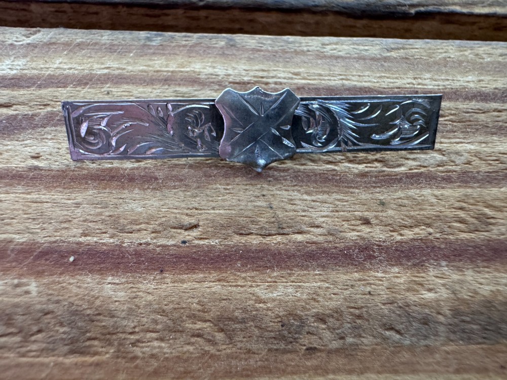 Unused silver pin mount c.1900 36mm