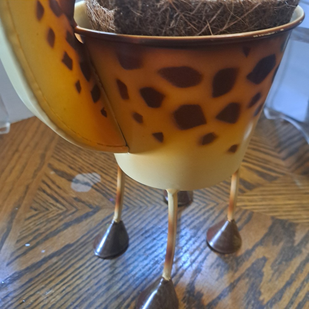 Metal Tin Giraffe 14'' Planter With Insert