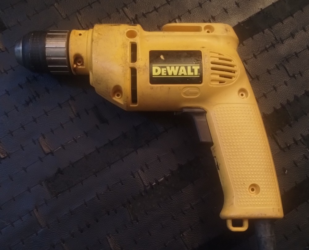 DeWalt Drill Corded 3/8" Keyless Chuck DW106 VSR Variable Speed-Works Great!