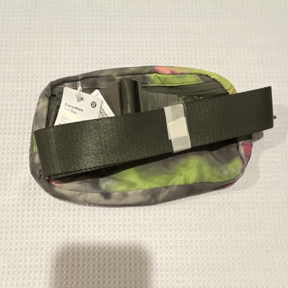 NWT lululemon Everywhere Belt Bag Hyper Dye