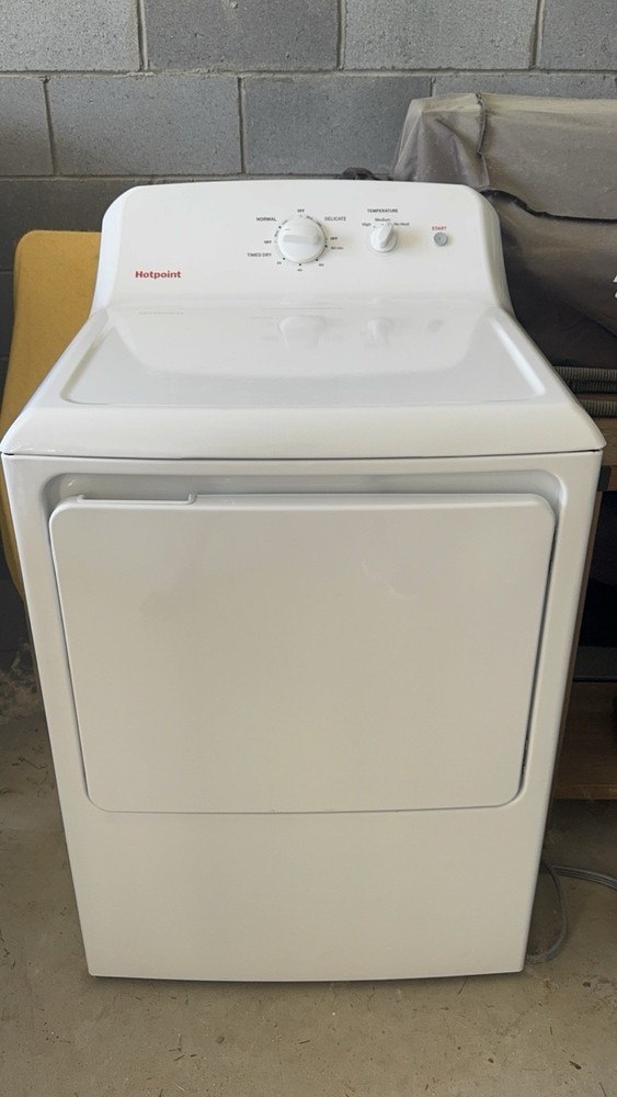 Hotpoint White Electric Top-Loading Washer & Dryer Set Freestanding