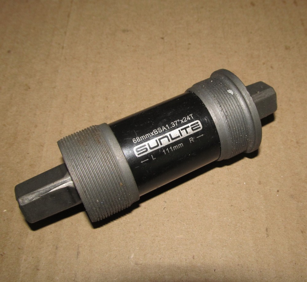 Sunlite Square Taper JIS 68x111 Spindle English Thread Sealed Bottom Bracket