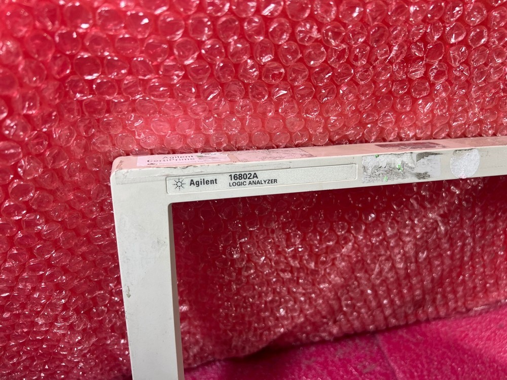 Agilent 16802A Logic Analyzer ''Broken Plastic Panel''