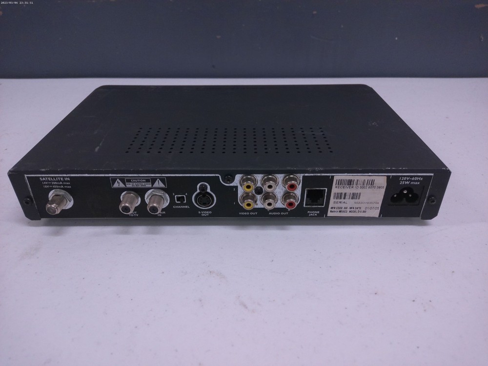 Vintage DIRECTV D10-300 Digital Satellite Receiver.