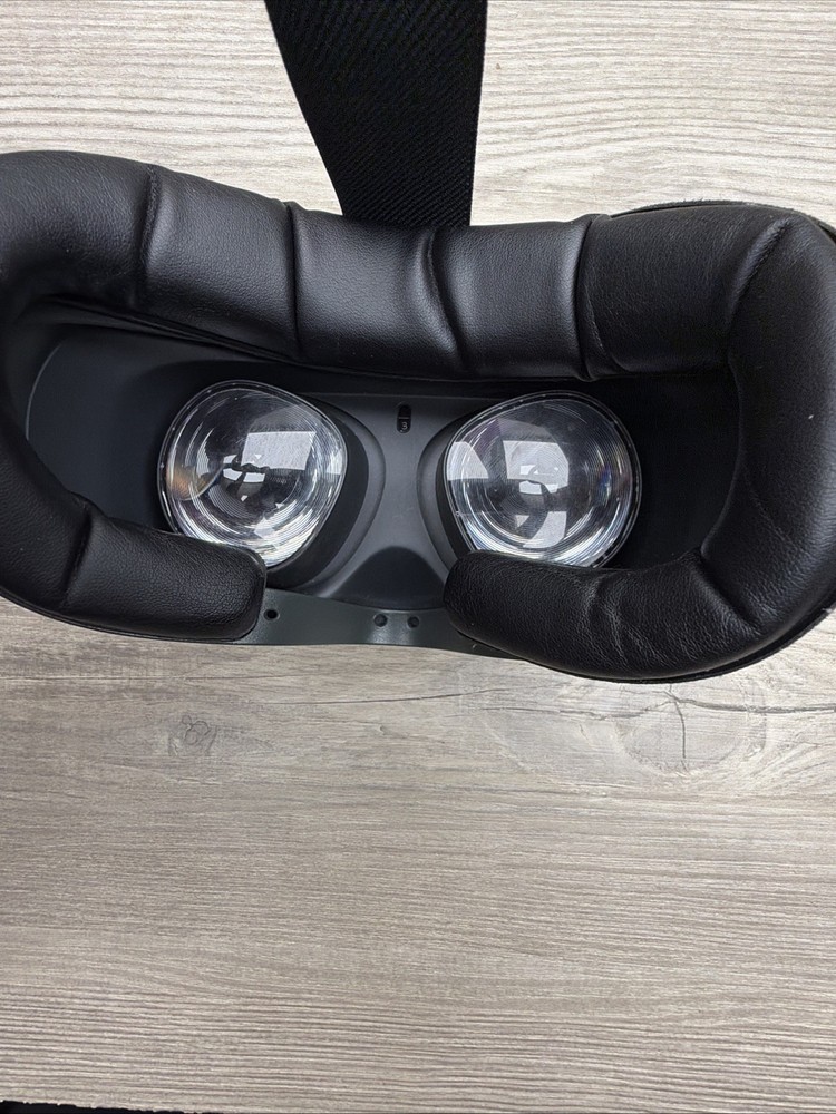 Meta Oculus Quest 2 - White - Headset Only Tested Working 64GB