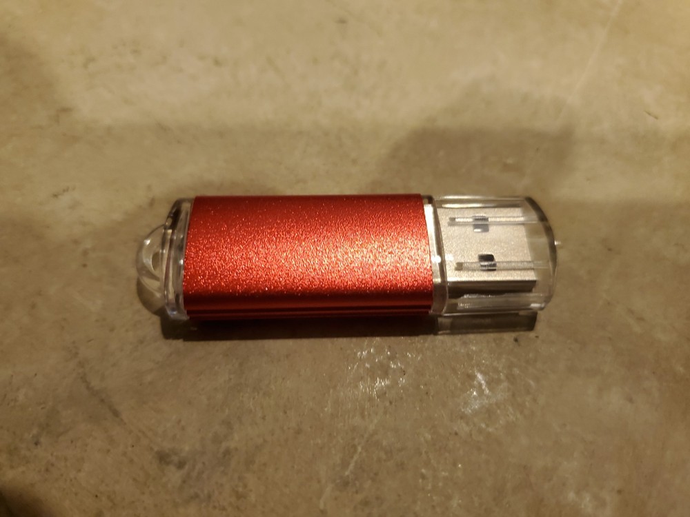 Debian 13 Linux "Trixie" x64 Installer on 16G USB Stick Rock Solid Linux Distro!