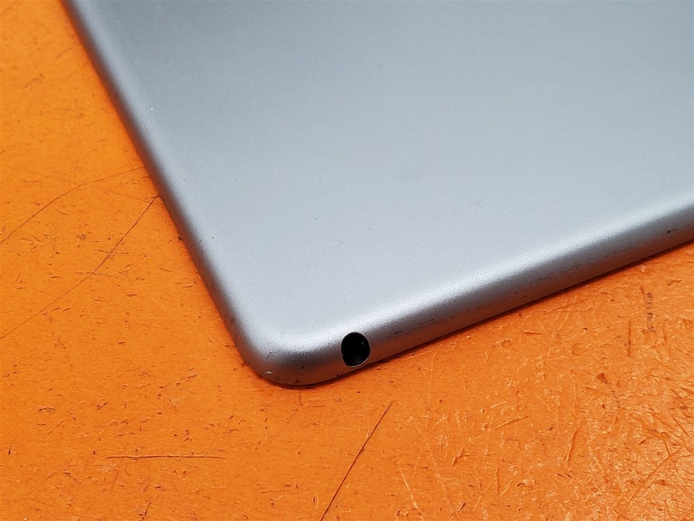 ⭐️⭐️⭐️⭐️⭐️ **DEFECTIVE** Apple iPad Air 2 A1566 9.7" Silver