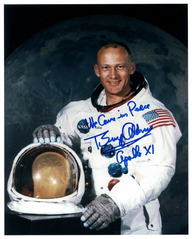 Buzz Aldrin Apollo 11 Signed Portrait Photo