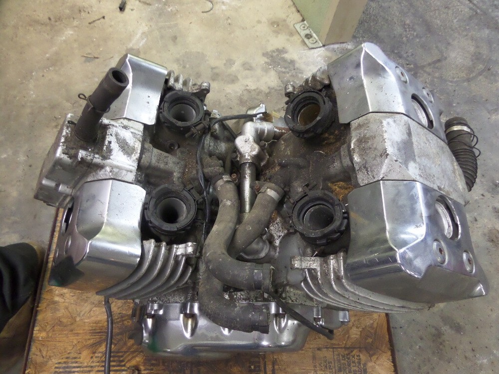 1994 HONDA MAGNA VF750C ENGINE UNKNOWN MILES HAS COMPRESSION.