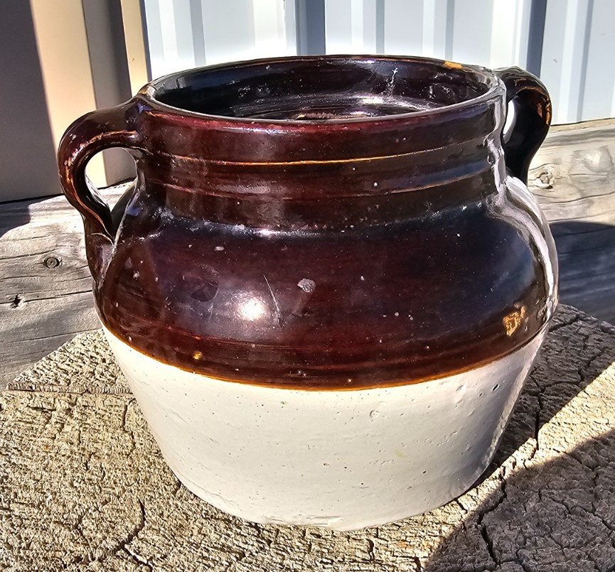 Antique bean pot old collectable